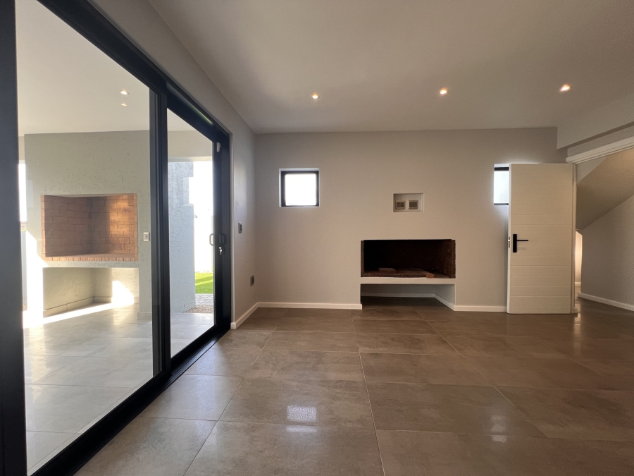 3 Bedroom Property for Sale in Country Club Western Cape